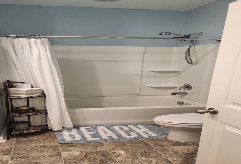 340 DRIFTWOOD LOOP, Oakland, Tennessee 38060, 4 Bedrooms Bedrooms, 7 Rooms Rooms,2 BathroomsBathrooms,Rental Properties,For Sale,DRIFTWOOD,10224485