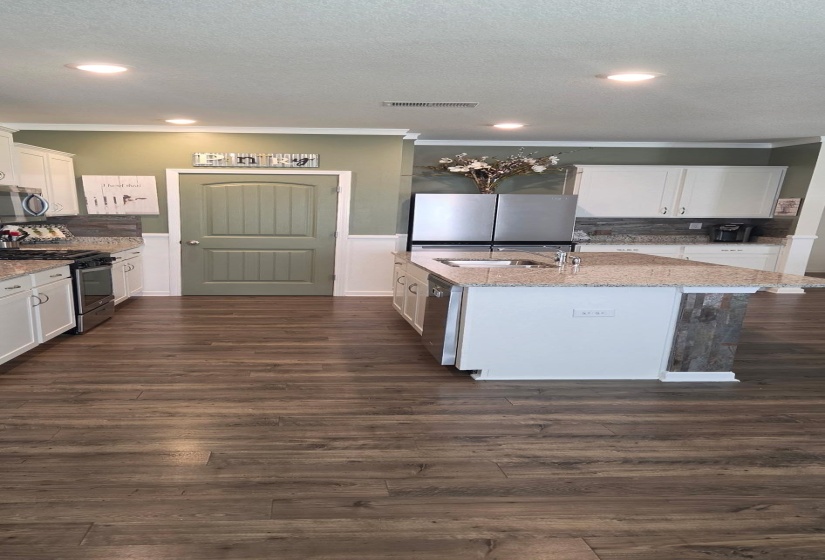 340 DRIFTWOOD LOOP, Oakland, Tennessee 38060, 4 Bedrooms Bedrooms, 7 Rooms Rooms,2 BathroomsBathrooms,Rental Properties,For Sale,DRIFTWOOD,10224485