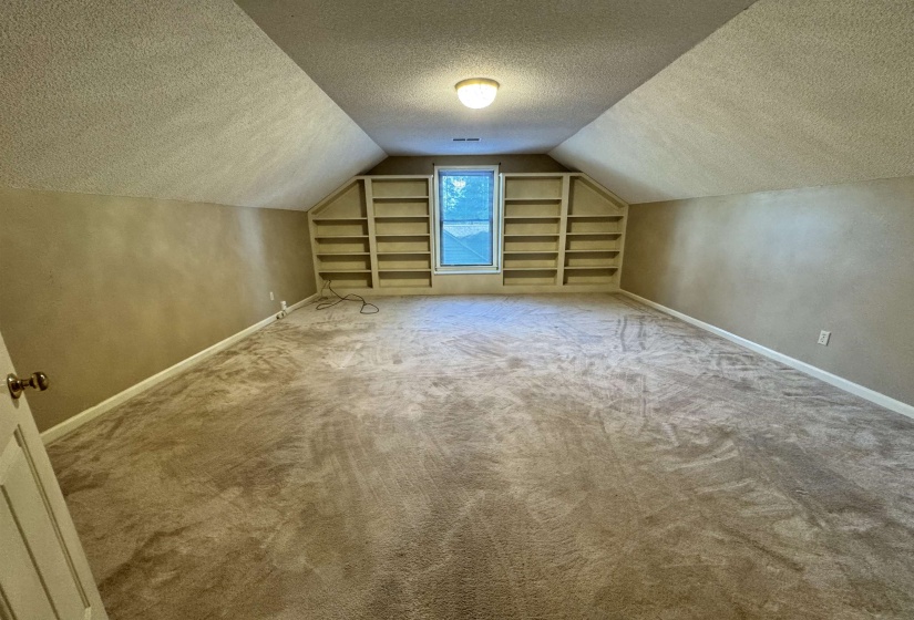 2025 MT BADON LN, Memphis, Tennessee 38016, 4 Bedrooms Bedrooms, 7 Rooms Rooms,2.1 BathroomsBathrooms,Rental Properties,For Sale,MT BADON,10224486