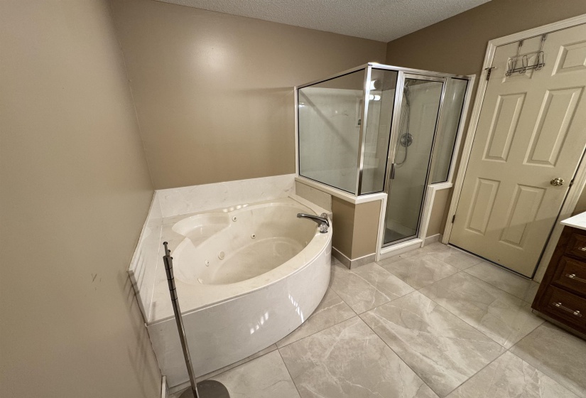 2025 MT BADON LN, Memphis, Tennessee 38016, 4 Bedrooms Bedrooms, 7 Rooms Rooms,2.1 BathroomsBathrooms,Rental Properties,For Sale,MT BADON,10224486