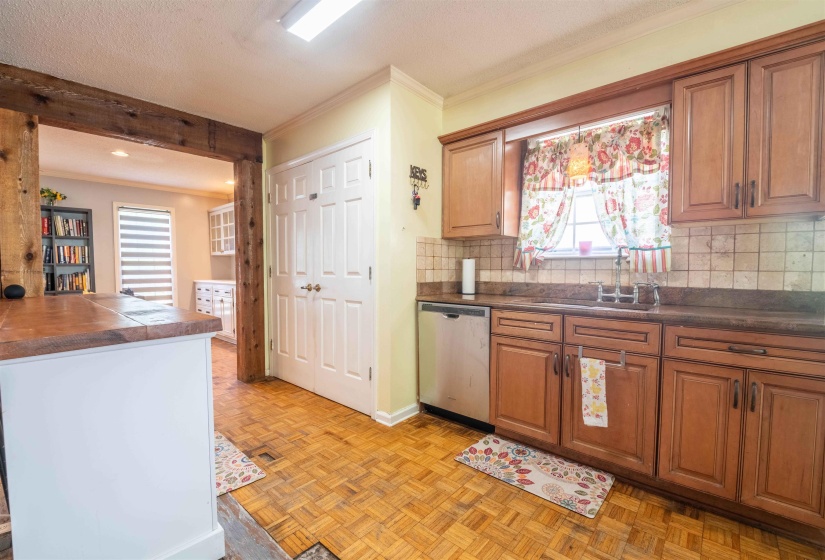 6102 SUGAR TREE DR, Bartlett, Tennessee 38134, 3 Bedrooms Bedrooms, 7 Rooms Rooms,3 BathroomsBathrooms,Residential,For Sale,SUGAR TREE,10224487
