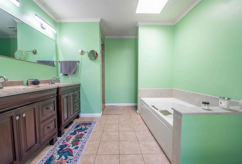 6102 SUGAR TREE DR, Bartlett, Tennessee 38134, 3 Bedrooms Bedrooms, 7 Rooms Rooms,3 BathroomsBathrooms,Residential,For Sale,SUGAR TREE,10224487