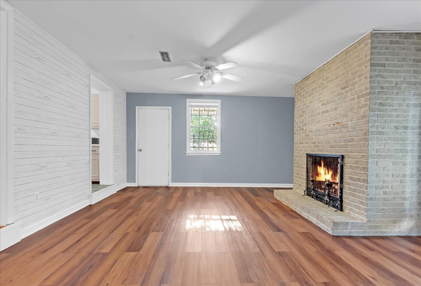 3996 CANTERBURY DR, Memphis, Tennessee 38122, 3 Bedrooms Bedrooms, 8 Rooms Rooms,2 BathroomsBathrooms,Residential,For Sale,CANTERBURY,10224491