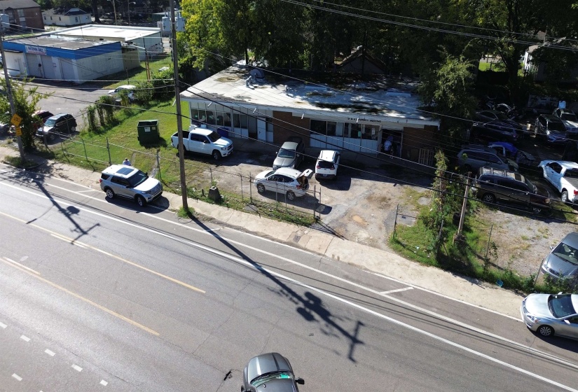 Aerial view of property and surrounding area