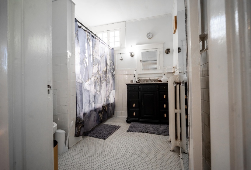 508 STONEWALL ST, Memphis, Tennessee 38112, 5 Bedroom Bedrooms, 10 Room Rooms,4 BathroomBathrooms,Residential,For Sale,STONEWALL,0,10219656