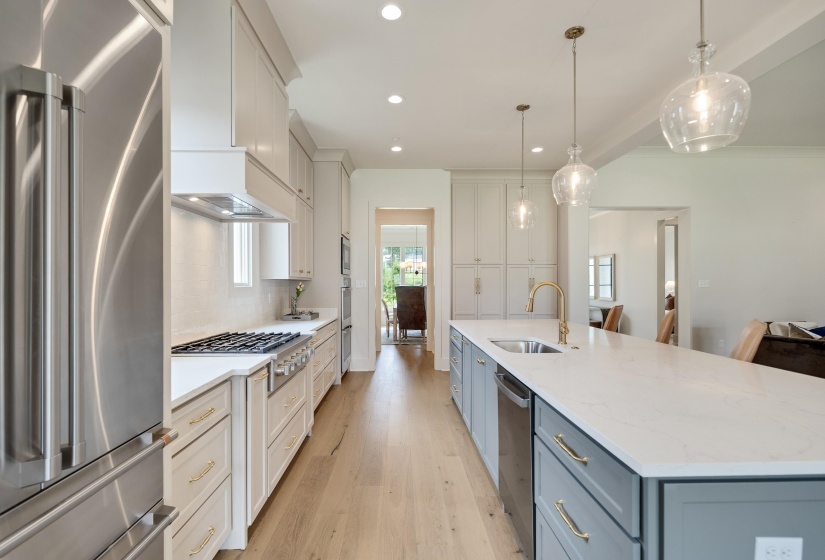 9121 CHEATHAM LN, Germantown, Tennessee 38138, 5 Bedrooms Bedrooms, 11 Rooms Rooms,4.1 BathroomsBathrooms,Residential,For Sale,CHEATHAM,10224508