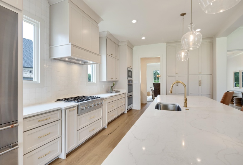9121 CHEATHAM LN, Germantown, Tennessee 38138, 5 Bedrooms Bedrooms, 11 Rooms Rooms,4.1 BathroomsBathrooms,Residential,For Sale,CHEATHAM,10224508