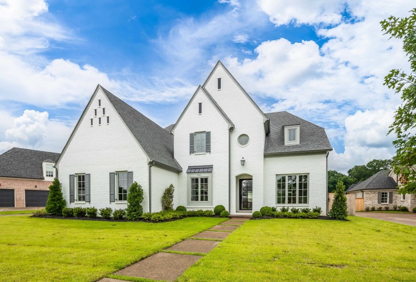 9121 CHEATHAM LN, Germantown, Tennessee 38138, 5 Bedrooms Bedrooms, 11 Rooms Rooms,4.1 BathroomsBathrooms,Residential,For Sale,CHEATHAM,10224508