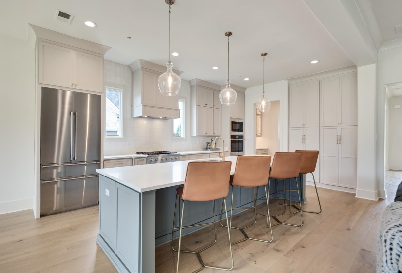 9121 CHEATHAM LN, Germantown, Tennessee 38138, 5 Bedrooms Bedrooms, 11 Rooms Rooms,4.1 BathroomsBathrooms,Residential,For Sale,CHEATHAM,10224508