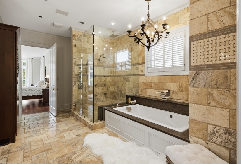 3595 GALLOWAY DR, Memphis, Tennessee 38111, 4 Bedrooms Bedrooms, 10 Rooms Rooms,5 BathroomsBathrooms,Residential,For Sale,GALLOWAY,10224511