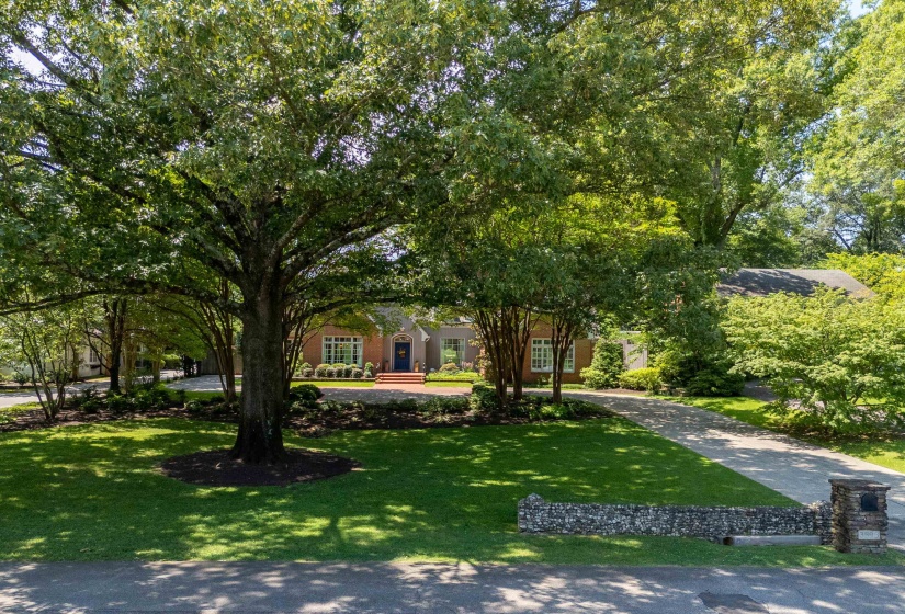 3595 GALLOWAY DR, Memphis, Tennessee 38111, 4 Bedrooms Bedrooms, 10 Rooms Rooms,5 BathroomsBathrooms,Residential,For Sale,GALLOWAY,10224511