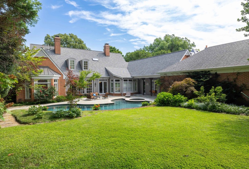 3595 GALLOWAY DR, Memphis, Tennessee 38111, 4 Bedrooms Bedrooms, 10 Rooms Rooms,5 BathroomsBathrooms,Residential,For Sale,GALLOWAY,10224511