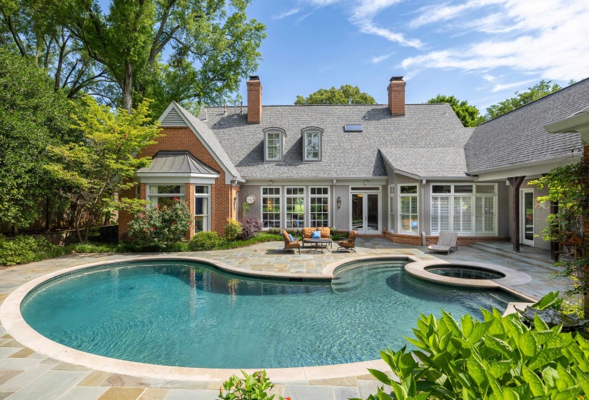 3595 GALLOWAY DR, Memphis, Tennessee 38111, 4 Bedrooms Bedrooms, 10 Rooms Rooms,5 BathroomsBathrooms,Residential,For Sale,GALLOWAY,10224511