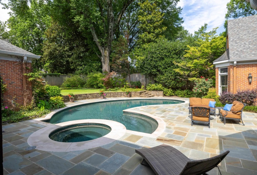 3595 GALLOWAY DR, Memphis, Tennessee 38111, 4 Bedrooms Bedrooms, 10 Rooms Rooms,5 BathroomsBathrooms,Residential,For Sale,GALLOWAY,10224511