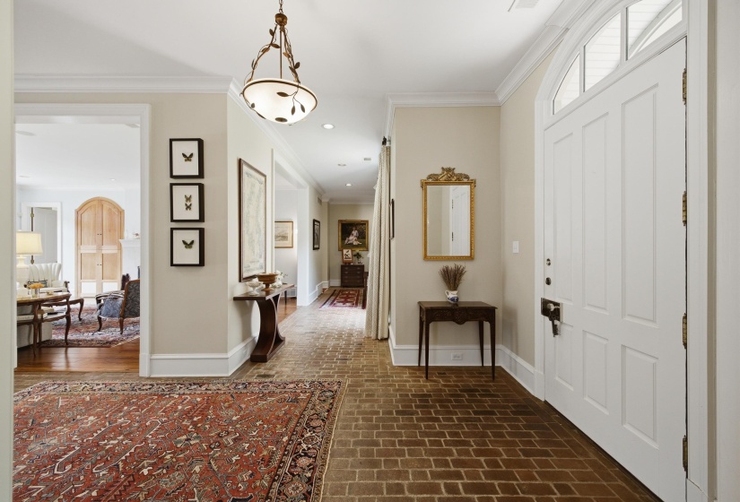 3595 GALLOWAY DR, Memphis, Tennessee 38111, 4 Bedrooms Bedrooms, 10 Rooms Rooms,5 BathroomsBathrooms,Residential,For Sale,GALLOWAY,10224511