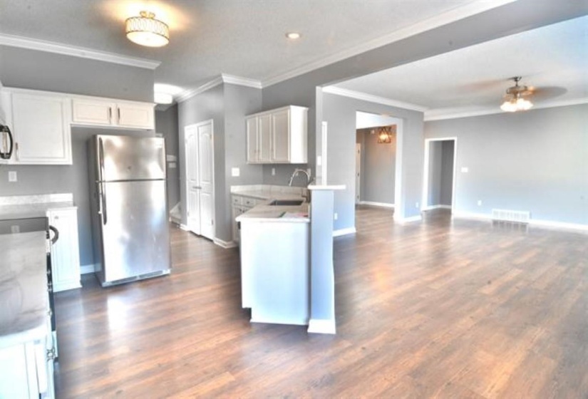 3430 ROXEE RUN CV, Bartlett, Tennessee 38133, 4 Bedrooms Bedrooms, 7 Rooms Rooms,2.1 BathroomsBathrooms,Rental Properties,For Sale,ROXEE RUN,10224542