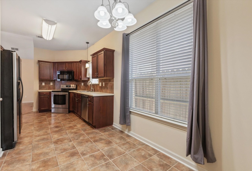 1425 ISLAND TOWN DR, Memphis, Tennessee 38103, 2 Bedrooms Bedrooms, 6 Rooms Rooms,2 BathroomsBathrooms,Rental Properties,For Sale,ISLAND TOWN,10224549