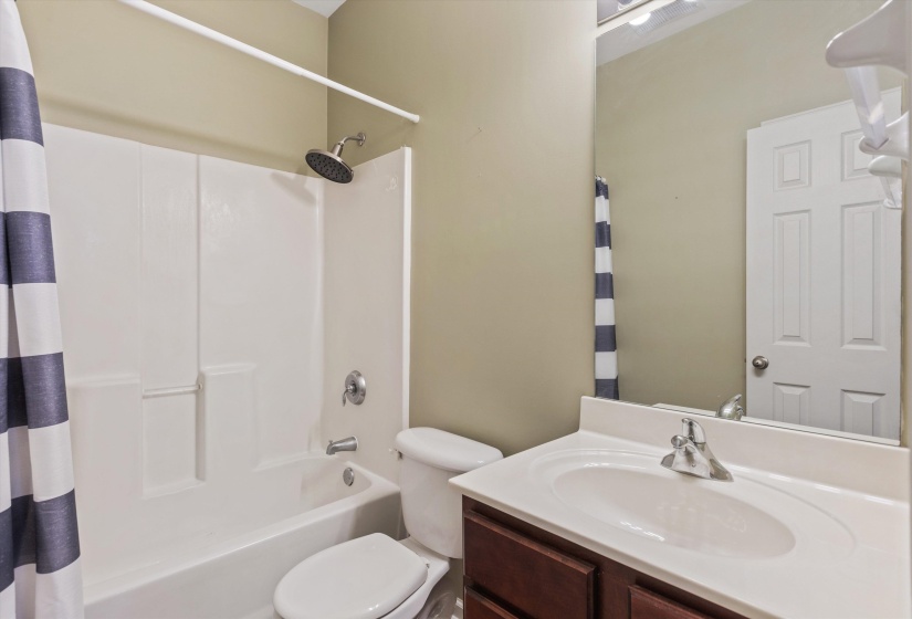1425 ISLAND TOWN DR, Memphis, Tennessee 38103, 2 Bedrooms Bedrooms, 6 Rooms Rooms,2 BathroomsBathrooms,Rental Properties,For Sale,ISLAND TOWN,10224549