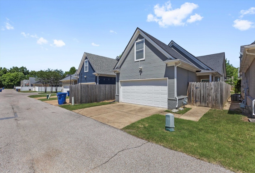 1425 ISLAND TOWN DR, Memphis, Tennessee 38103, 2 Bedrooms Bedrooms, 6 Rooms Rooms,2 BathroomsBathrooms,Rental Properties,For Sale,ISLAND TOWN,10224549
