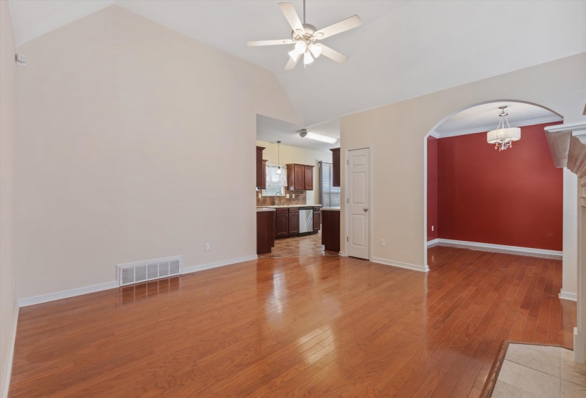 1425 ISLAND TOWN DR, Memphis, Tennessee 38103, 2 Bedrooms Bedrooms, 6 Rooms Rooms,2 BathroomsBathrooms,Rental Properties,For Sale,ISLAND TOWN,10224549