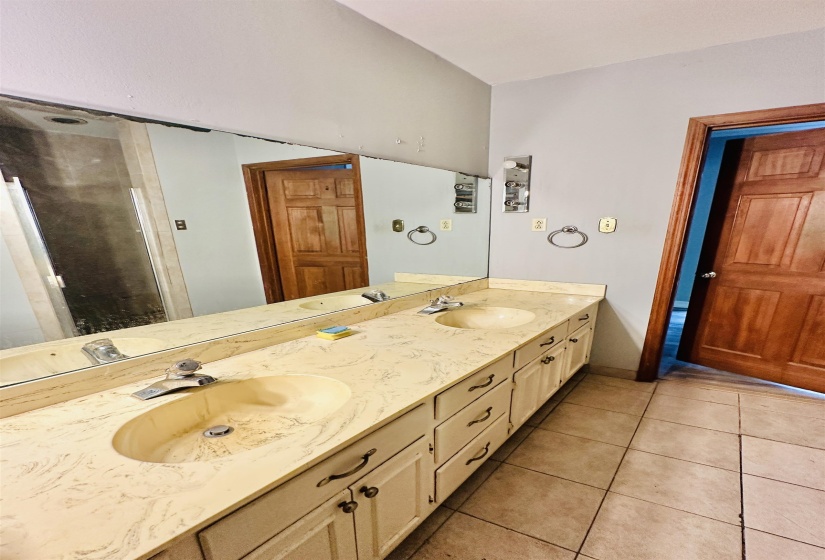 111 GREER ST, Memphis, Tennessee 38111, 3 Bedroom Bedrooms, 8 Room Rooms,2 BathroomBathrooms,Residential,For Sale,GREER,0,10221335