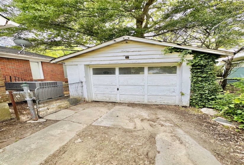 111 GREER ST, Memphis, Tennessee 38111, 3 Bedroom Bedrooms, 8 Room Rooms,2 BathroomBathrooms,Residential,For Sale,GREER,0,10221335