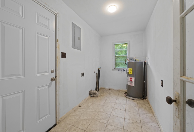 407 MAIN ST, Whiteville, Tennessee 38075-4903, 3 Bedrooms Bedrooms, 7 Rooms Rooms,2 BathroomsBathrooms,Residential,For Sale,MAIN,10224539