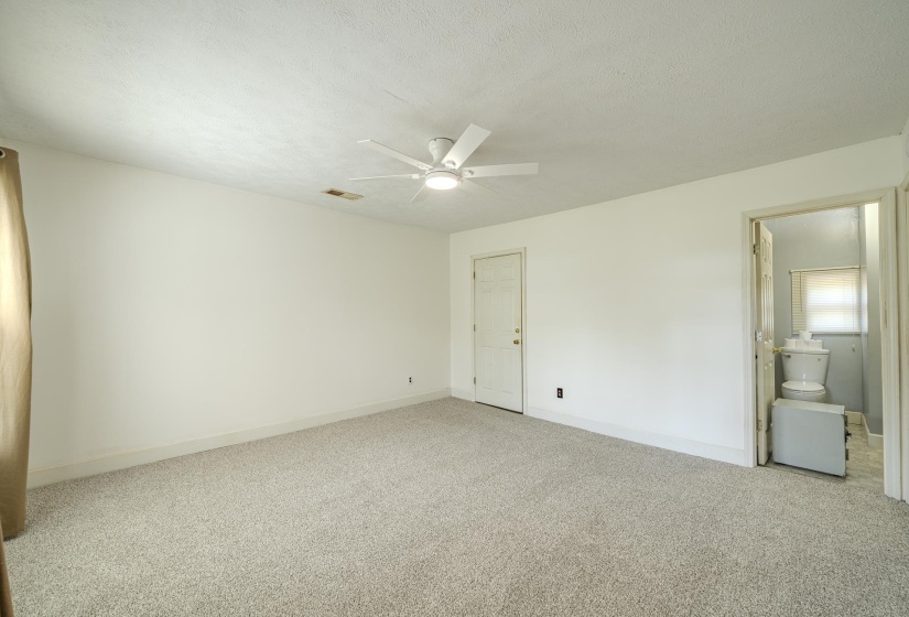417 TENNESSEE ST, Savannah, Tennessee 38372, 4 Bedrooms Bedrooms, 9 Rooms Rooms,2 BathroomsBathrooms,Residential,For Sale,TENNESSEE,10224545