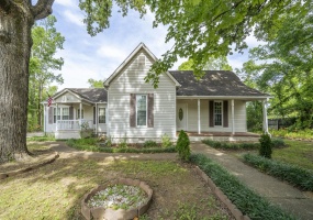 417 TENNESSEE ST, Savannah, Tennessee 38372, 4 Bedrooms Bedrooms, 9 Rooms Rooms,2 BathroomsBathrooms,Residential,For Sale,TENNESSEE,10224545 417 TENNESSEE ST, Savannah, Tennessee 38372, 4 Bedrooms Bedrooms, 9 Rooms Rooms,2 BathroomsBathrooms,Residential,For Sale,TENNESSEE,10224545