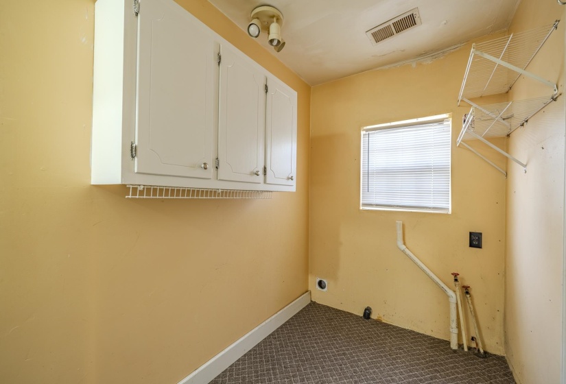 417 TENNESSEE ST, Savannah, Tennessee 38372, 4 Bedrooms Bedrooms, 9 Rooms Rooms,2 BathroomsBathrooms,Residential,For Sale,TENNESSEE,10224545