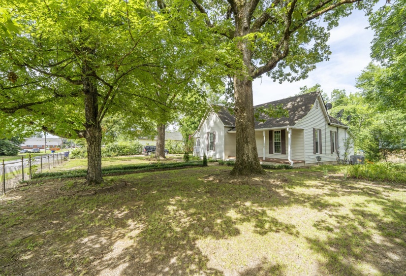 417 TENNESSEE ST, Savannah, Tennessee 38372, 4 Bedrooms Bedrooms, 9 Rooms Rooms,2 BathroomsBathrooms,Residential,For Sale,TENNESSEE,10224545