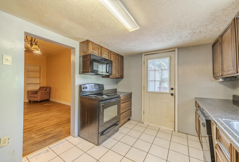 417 TENNESSEE ST, Savannah, Tennessee 38372, 4 Bedrooms Bedrooms, 9 Rooms Rooms,2 BathroomsBathrooms,Residential,For Sale,TENNESSEE,10224545