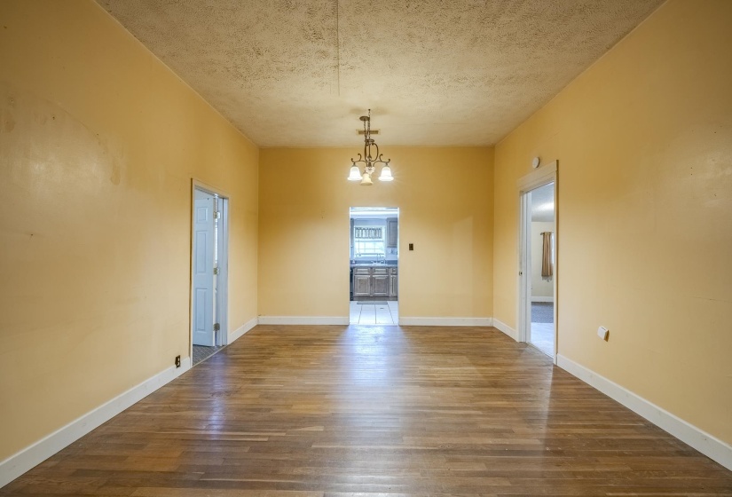 417 TENNESSEE ST, Savannah, Tennessee 38372, 4 Bedrooms Bedrooms, 9 Rooms Rooms,2 BathroomsBathrooms,Residential,For Sale,TENNESSEE,10224545