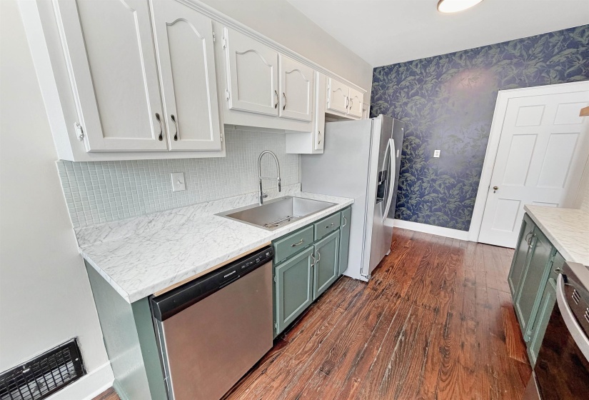726 TREZEVANT ST, Memphis, Tennessee 38112, 3 Bedroom Bedrooms, 6 Room Rooms,2 BathroomBathrooms,Residential,For Sale,TREZEVANT,0,10222952