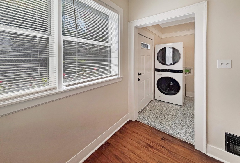 726 TREZEVANT ST, Memphis, Tennessee 38112, 3 Bedroom Bedrooms, 6 Room Rooms,2 BathroomBathrooms,Residential,For Sale,TREZEVANT,0,10222952