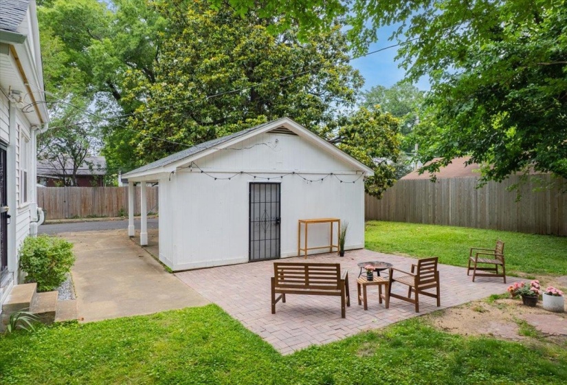 726 TREZEVANT ST, Memphis, Tennessee 38112, 3 Bedroom Bedrooms, 6 Room Rooms,2 BathroomBathrooms,Residential,For Sale,TREZEVANT,0,10222952