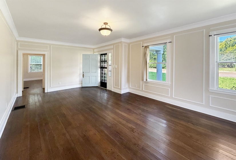 726 TREZEVANT ST, Memphis, Tennessee 38112, 3 Bedroom Bedrooms, 6 Room Rooms,2 BathroomBathrooms,Residential,For Sale,TREZEVANT,0,10222952