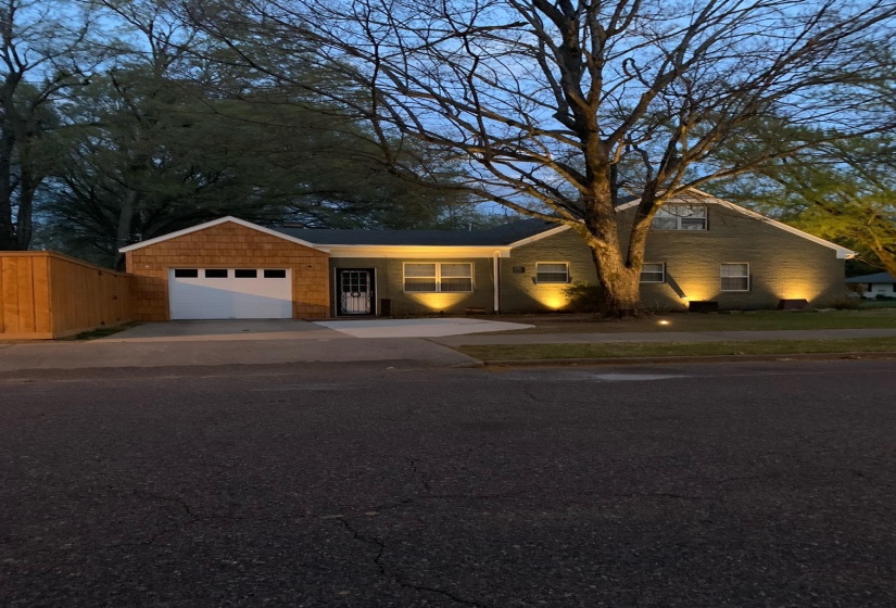 4124 HEDGE HILLS AVE, Memphis, Tennessee 38117, 3 Bedrooms Bedrooms, 7 Rooms Rooms,3 BathroomsBathrooms,Residential,For Sale,HEDGE HILLS,10224562