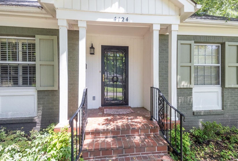 4124 HEDGE HILLS AVE, Memphis, Tennessee 38117, 3 Bedrooms Bedrooms, 7 Rooms Rooms,3 BathroomsBathrooms,Residential,For Sale,HEDGE HILLS,10224562