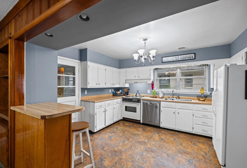 5084 WOODLARK AVE, Memphis, Tennessee 38117, 3 Bedrooms Bedrooms, 7 Rooms Rooms,2 BathroomsBathrooms,Residential,For Sale,WOODLARK,10224565