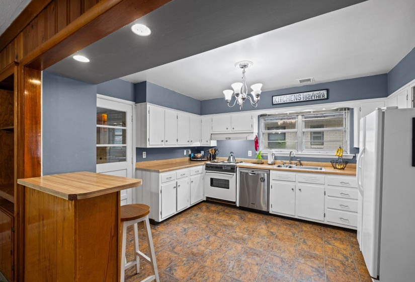 5084 WOODLARK AVE, Memphis, Tennessee 38117, 3 Bedrooms Bedrooms, 7 Rooms Rooms,2 BathroomsBathrooms,Residential,For Sale,WOODLARK,10224565