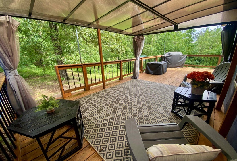 Spacious outdoor deck