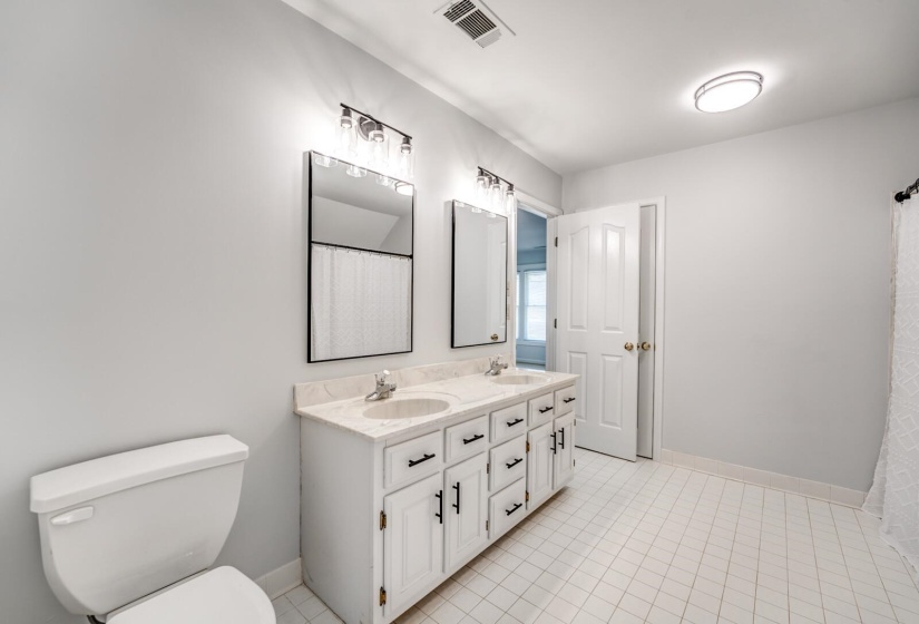 9426 ALEX DICKSON CV, Bartlett, Tennessee 38133, 5 Bedrooms Bedrooms, 9 Rooms Rooms,3.1 BathroomsBathrooms,Residential,For Sale,ALEX DICKSON,10224585