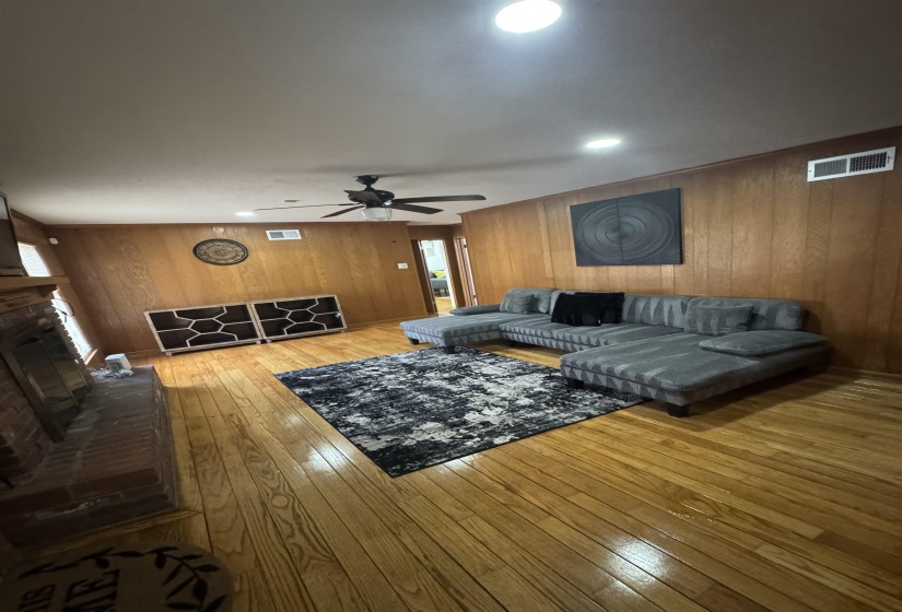 3141 GLEN ECHO DR, Memphis, Tennessee 38115, 3 Bedrooms Bedrooms, 6 Rooms Rooms,2 BathroomsBathrooms,Rental Properties,For Sale,GLEN ECHO,10224609
