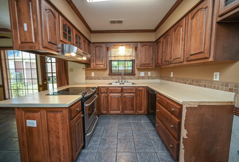 3746 BROADWAY RD, Bartlett, Tennessee 38135, 4 Bedrooms Bedrooms, 7 Rooms Rooms,2 BathroomsBathrooms,Residential,For Sale,BROADWAY,10221203