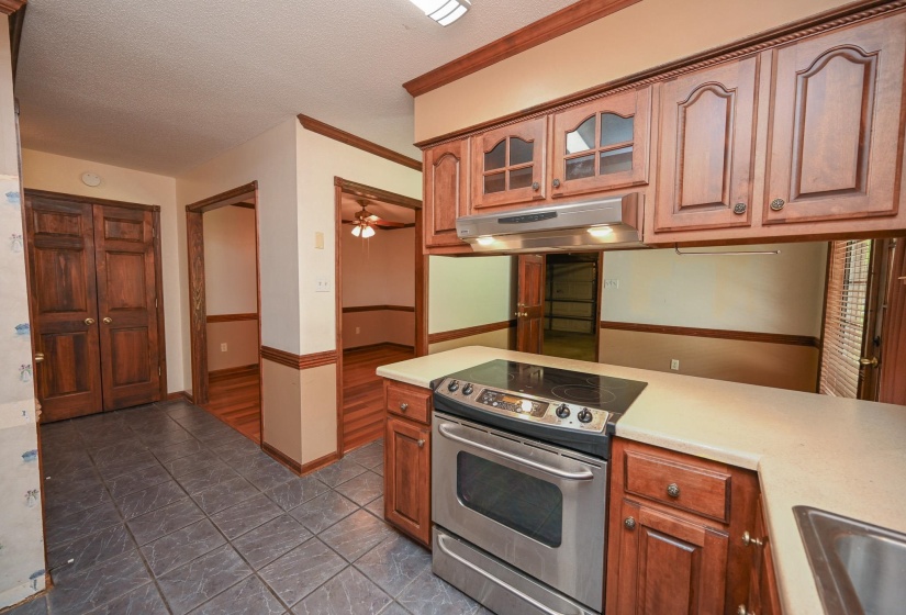 3746 BROADWAY RD, Bartlett, Tennessee 38135, 4 Bedrooms Bedrooms, 7 Rooms Rooms,2 BathroomsBathrooms,Residential,For Sale,BROADWAY,10221203