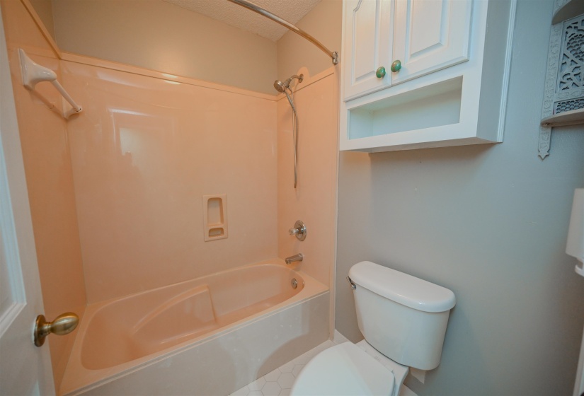 3746 BROADWAY RD, Bartlett, Tennessee 38135, 4 Bedrooms Bedrooms, 7 Rooms Rooms,2 BathroomsBathrooms,Residential,For Sale,BROADWAY,10221203