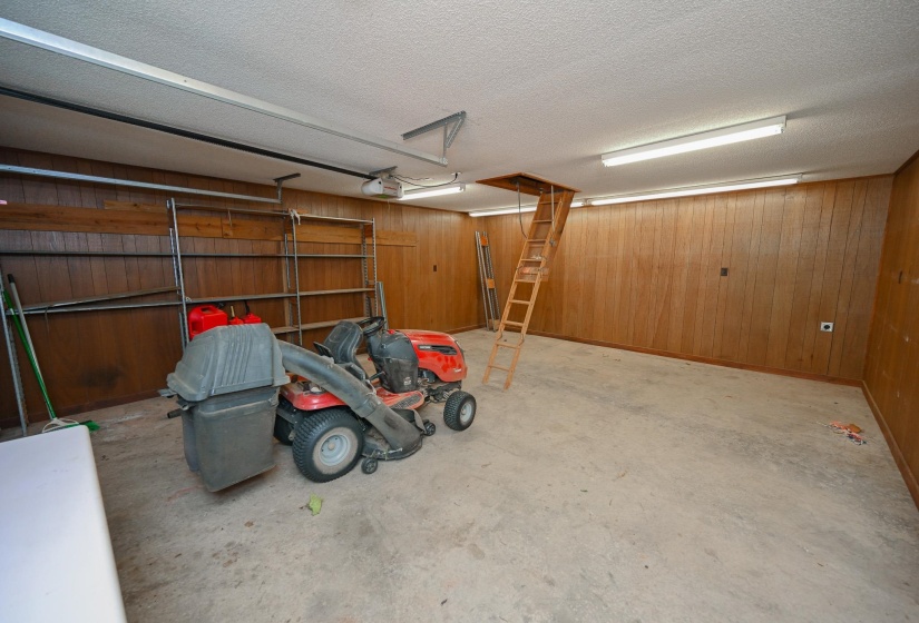 Wired garage/shop for all your storage and projects.