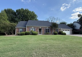 7637 CROSS VILLAGE DR, Germantown, Tennessee 38138, 4 Bedrooms Bedrooms, 8 Rooms Rooms,3 BathroomsBathrooms,Residential,For Sale,CROSS VILLAGE,10224593