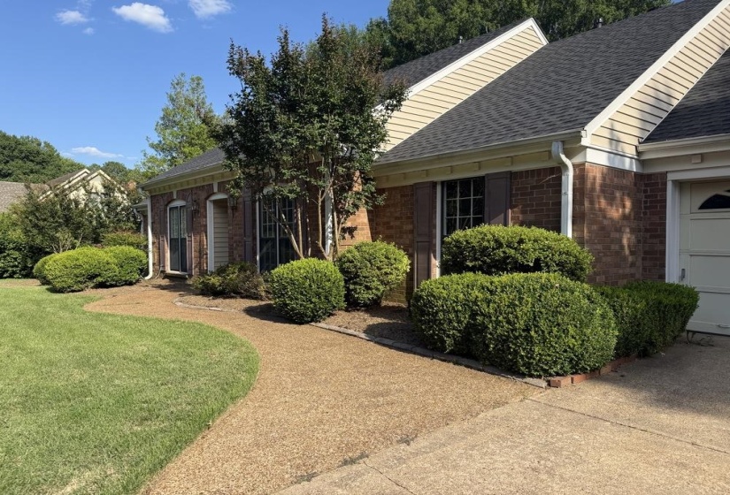 7637 CROSS VILLAGE DR, Germantown, Tennessee 38138, 4 Bedrooms Bedrooms, 8 Rooms Rooms,3 BathroomsBathrooms,Residential,For Sale,CROSS VILLAGE,10224593